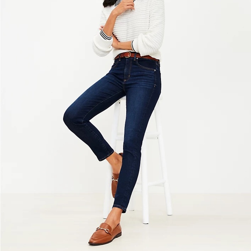 Loft Skinny Jeans Size 8 in Excellent Condition